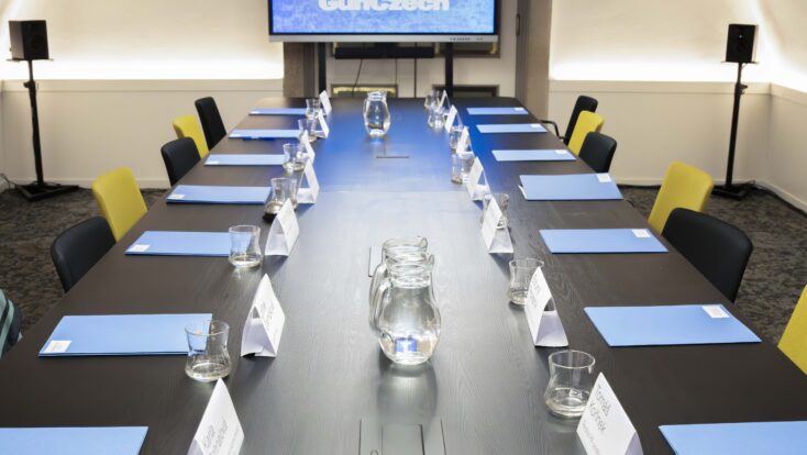 We love shooting v Klubu zastupitelů města Brna